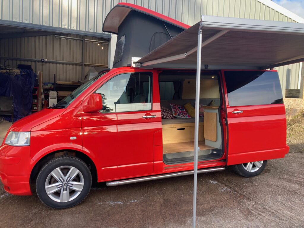 Unique VW T5 Campervan with poptop, Fiamma awning, super cozy, mint ...