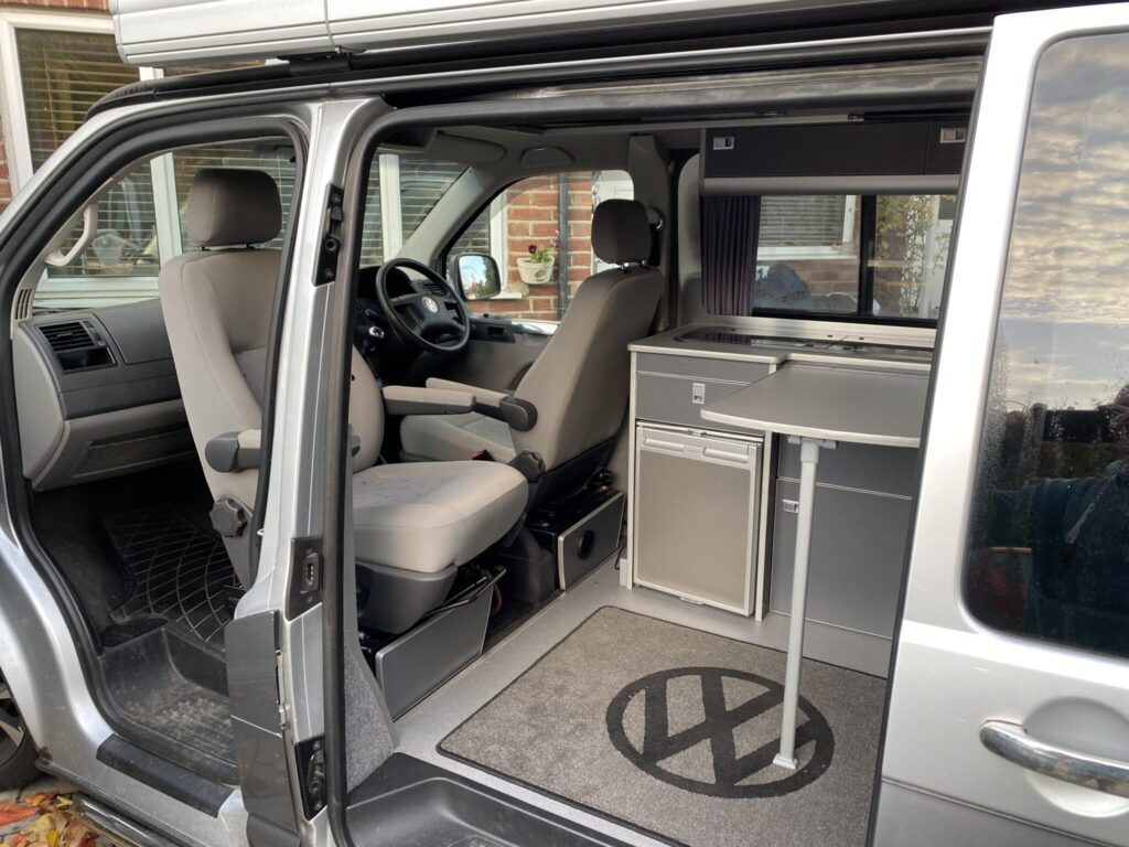 VW T5 2.5 TDI Sportline | Quirky Campers