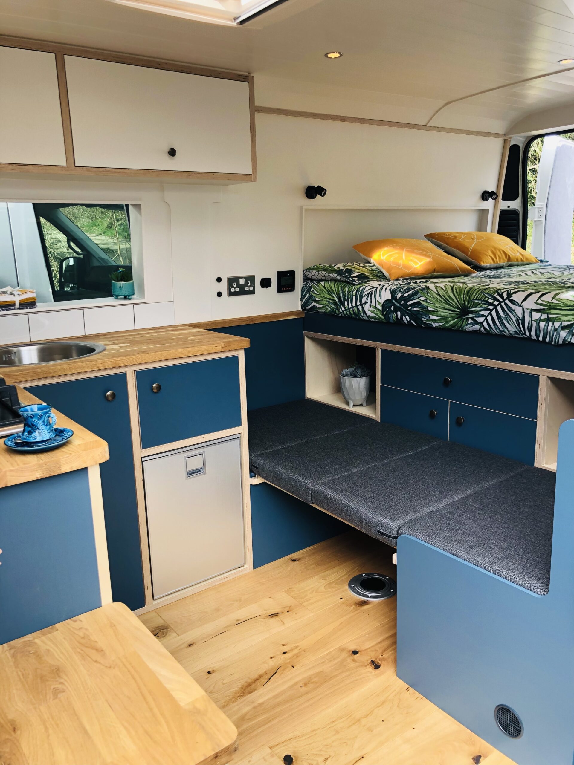 Stunning Bespoke 3 Berth 2017 Peugeot Boxer MWB (L3H2) Euro 6 ULEZ ...