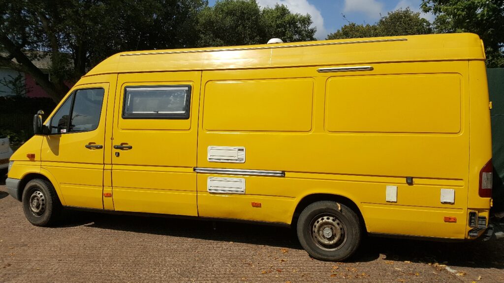 Yellow mercedes sale sprinter