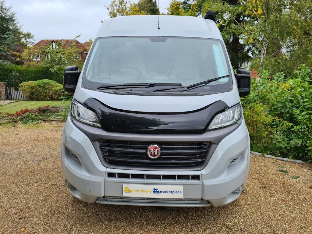 Beautiful complete and very neat 6-person camper (Fiat Ducato