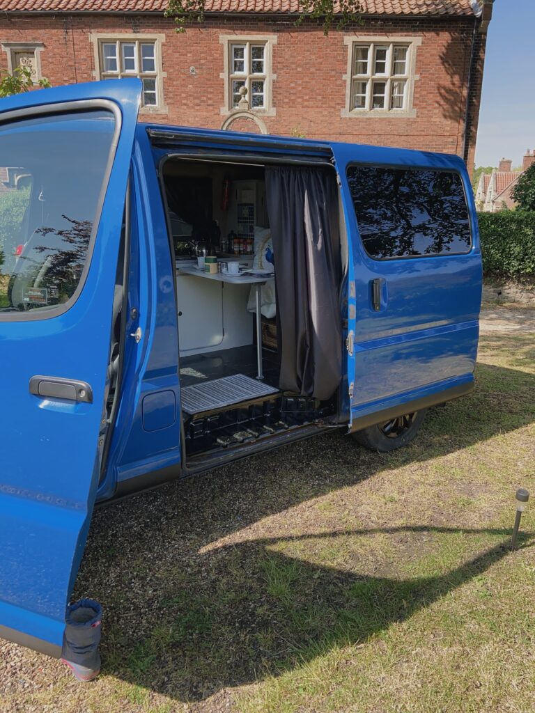 Happy campervan for Sale, stealth 2 berth van, spilt battery, gas and water, electric hook up