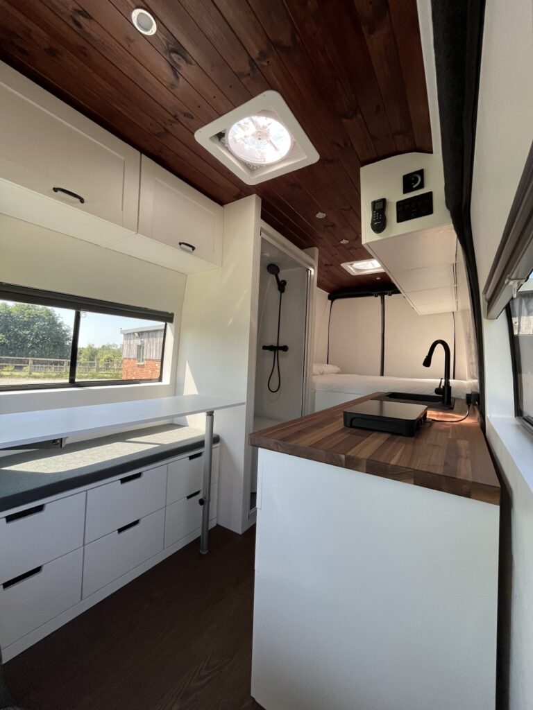 Rare, Luxury, OffGrid Campervan Conversion 800W Solar, 400Ah Lithium