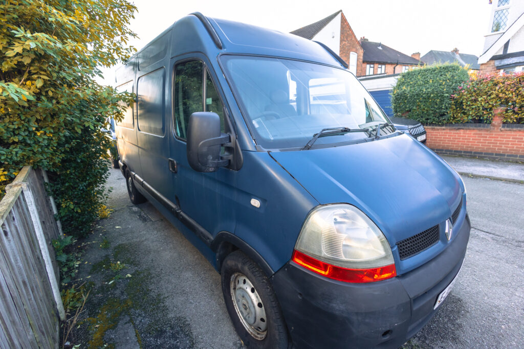 Double swivel front seat Renault Master 2023 : r/VanLife