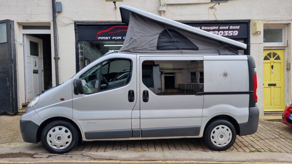 Renault trafic hot sale pop top