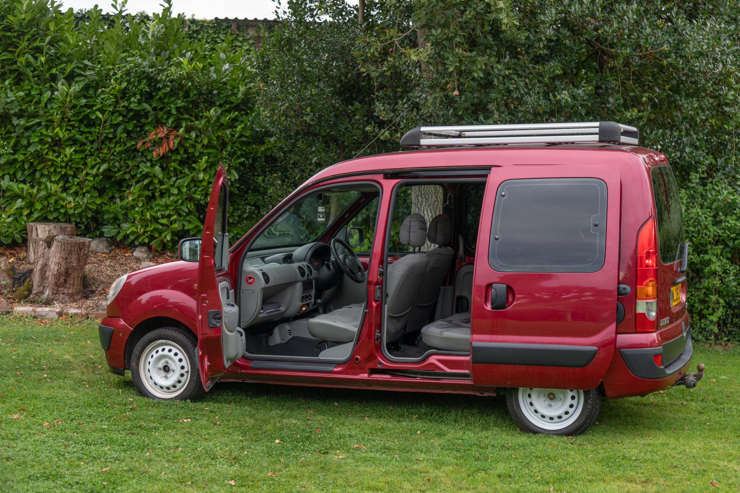 renault-kangoo-microcamper-freshly-converted-quirky-campers