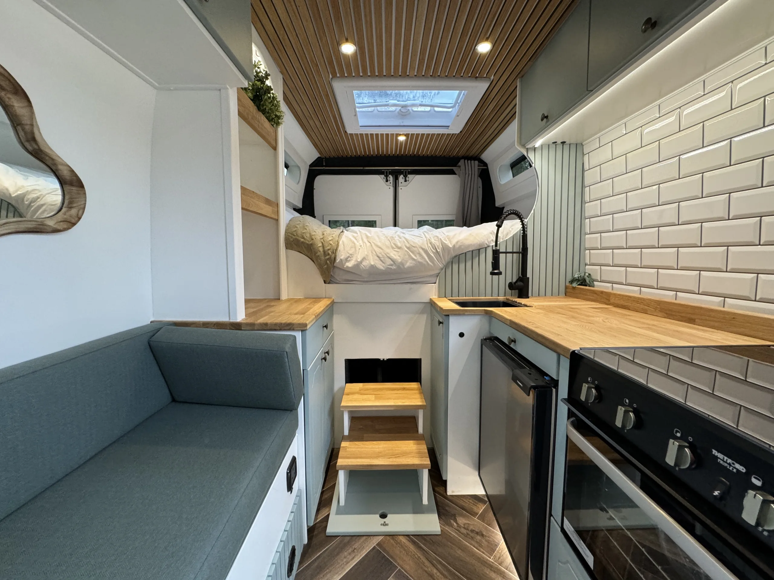 Best Camper Conversions Awesome Van Conversions Conversion Vans