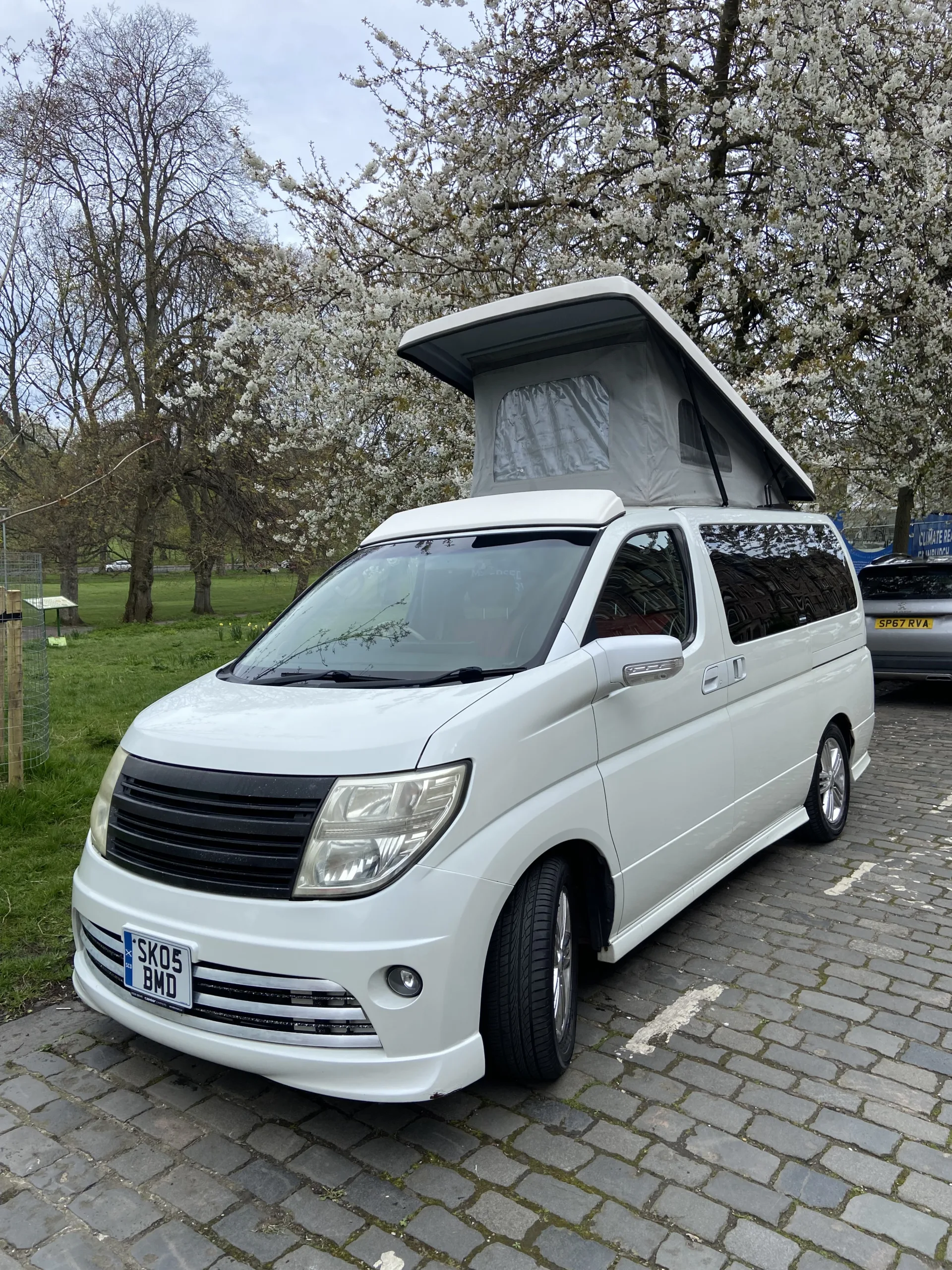 Nissan Elgrand Rider Autech Camper 3.5: with popup top